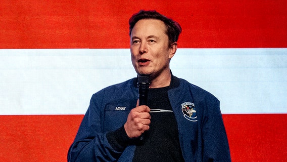 Tesla grants Musk massive pay deal to keep CEO on board amid legal battle