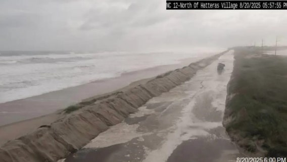 Hurricane Erin slams North Carolina, Virginia coasts with strong winds, powerful waves, dangerous rip currents