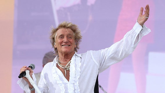 Rod Stewart’s AI Ozzy tribute with dead stars divides fans