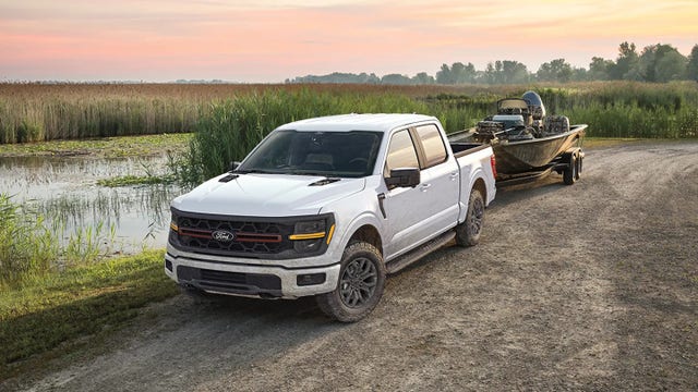 Ford recalls 355,000 trucks over display failures that could cause crashes