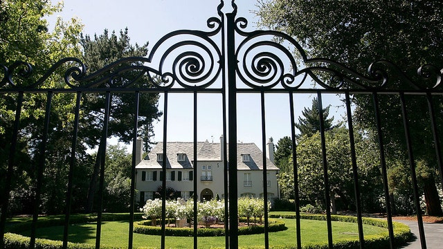 You can still buy a mansion for under $1M in these 4 cities