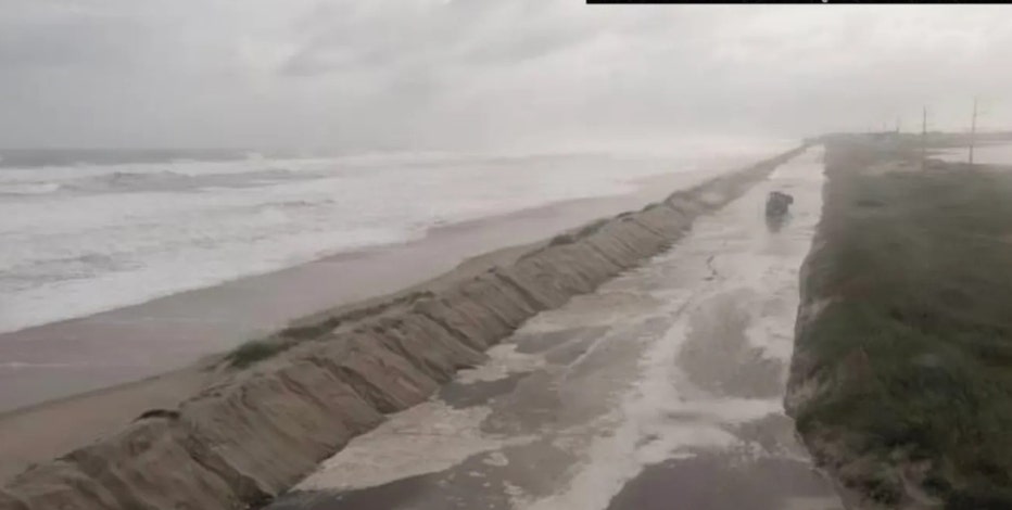 Hurricane Erin slams North Carolina, Virginia coasts with strong winds, powerful waves, dangerous rip currents