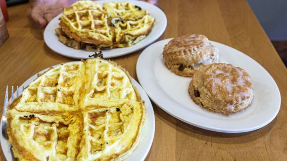 Cracker Barrel-owned chain closes 14 locations