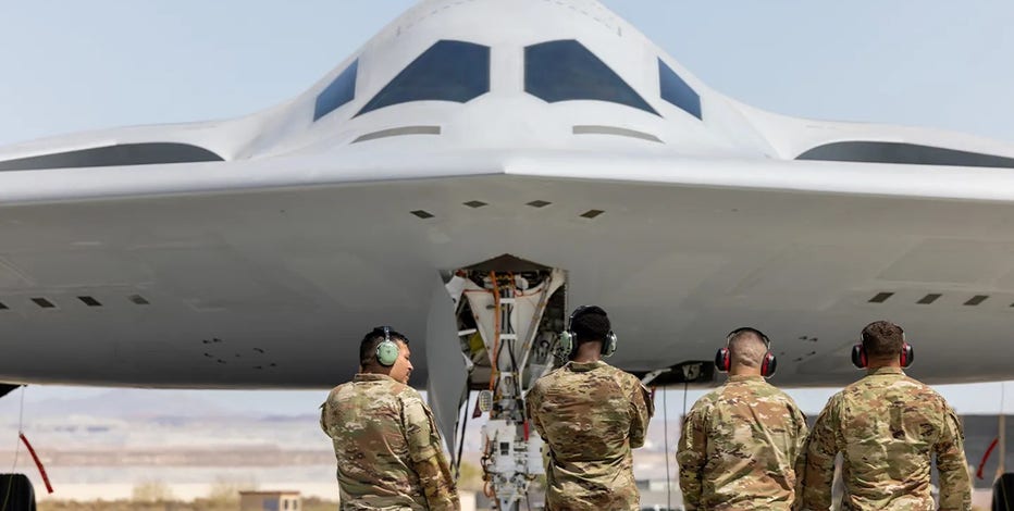 b-21-airmen-1.jpg?ve=1&tl=1