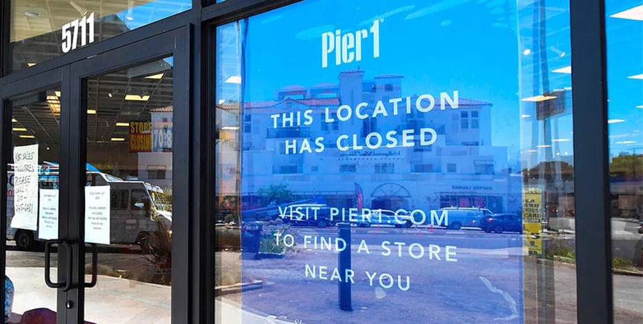 RadioShack, Pier 1 Imports owners accused of operating $112 million Ponzi scheme