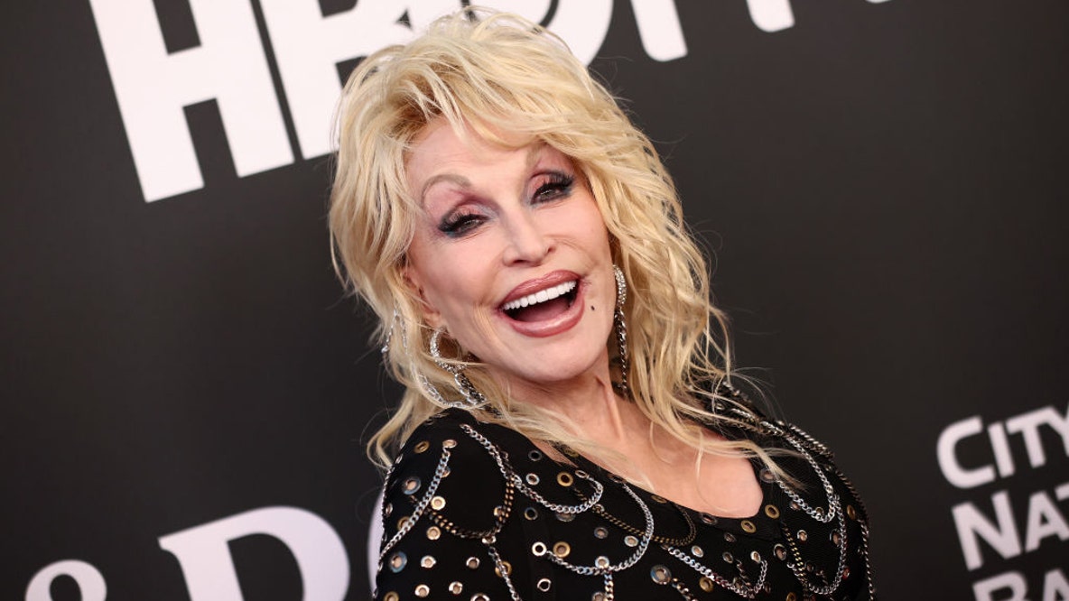 Dolly Parton breaks silence on health struggles: 'I ain’t dead yet!'