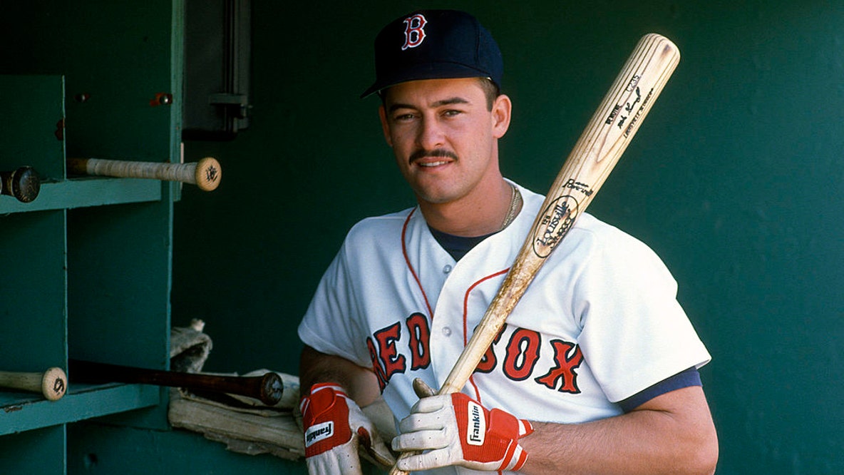 Mike Greenwell, Red Sox Hall of Famer, dies at 62