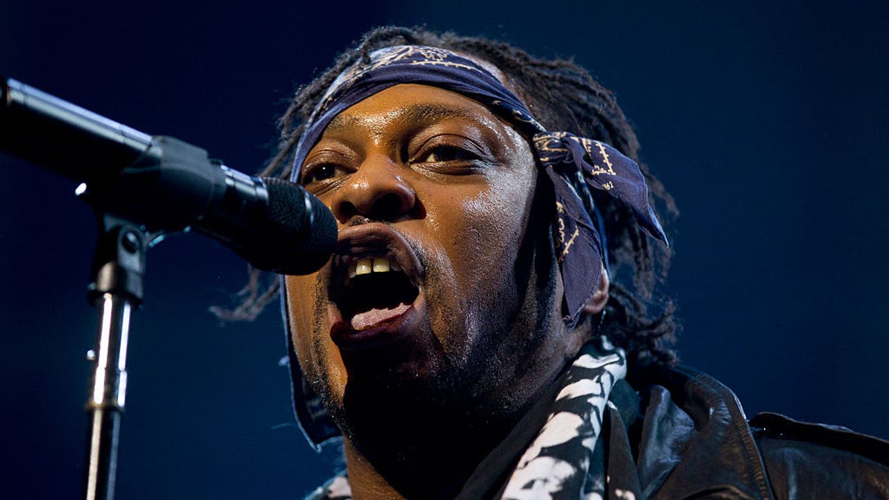 Legendary R&B icon D’Angelo dies at 51: TMZ