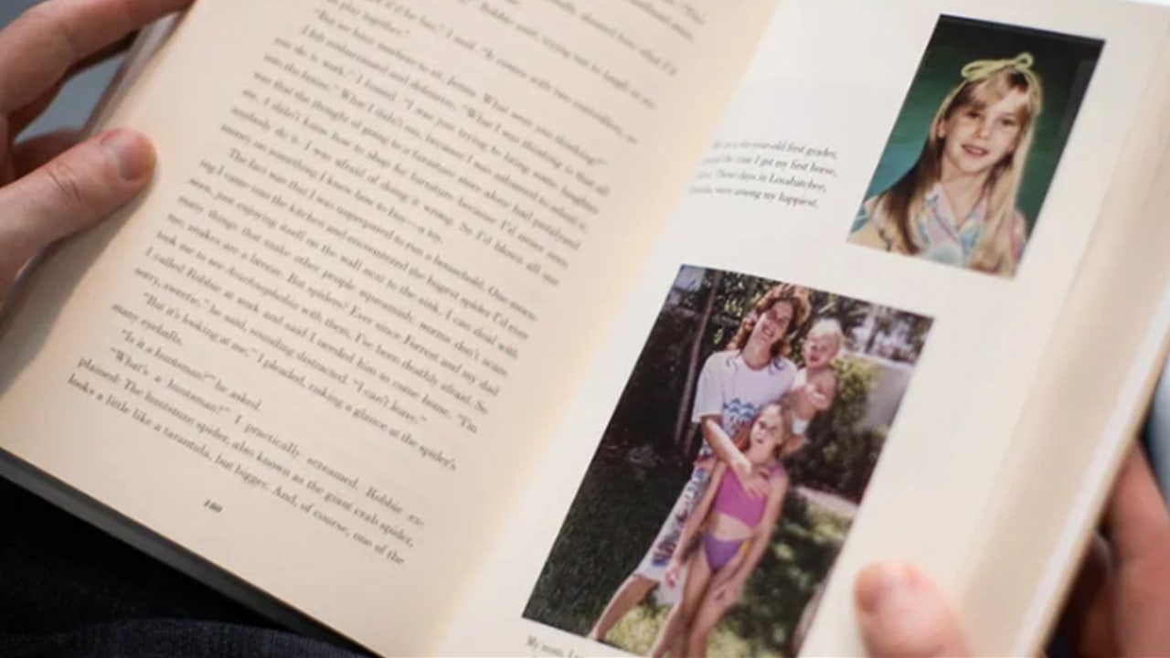 Virginia Giuffre's memoir reveals how Epstein, Maxwell 'broke down' girls  step by step in psychological war | FOX 32 Chicago