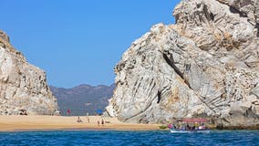 Cartel ‘narco-banners’ warn Americans in Mexican resort: Expert