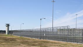 Death row inmate who burned victim's eyes chooses firing squad for execution