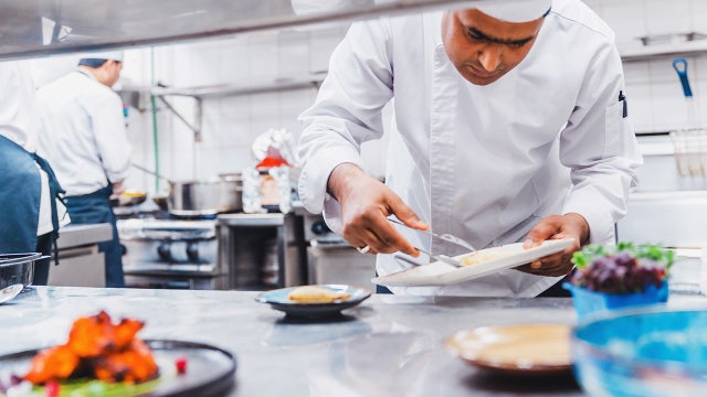 Many restaurant owners considering raising prices to keep up with inflation