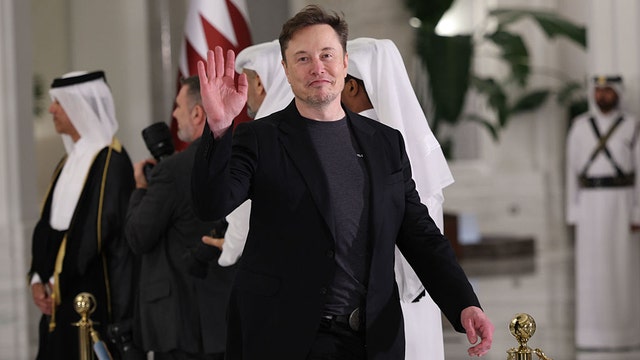 Musk pleads with Tesla investors to approve his massive $1T pay package deal