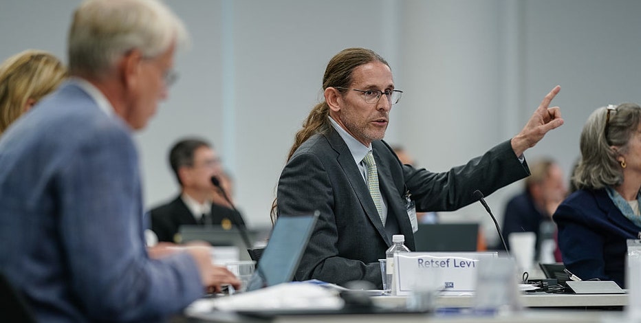 CDC ends universal COVID vaccine recommendation, leaves decision to patients