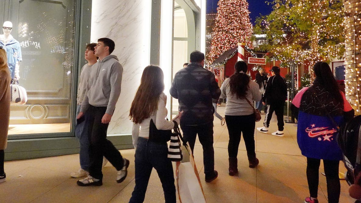 Here's where the holiday season's biggest spenders live, data shows