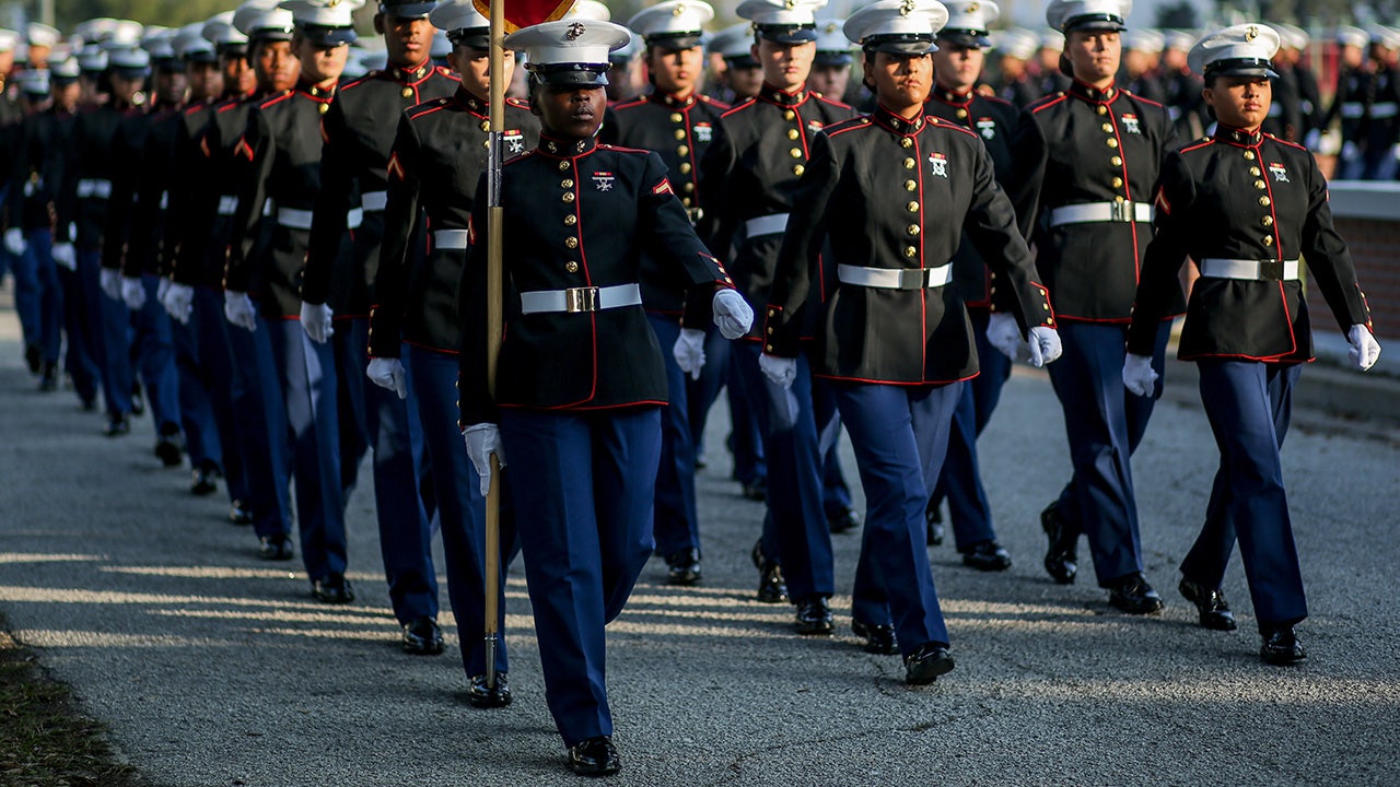 “UNITED STATES MARINE CORPS アメリカ軍　USMC U.S. Marine Corps celebrates 250 years of service | FOX 10 Phoenix