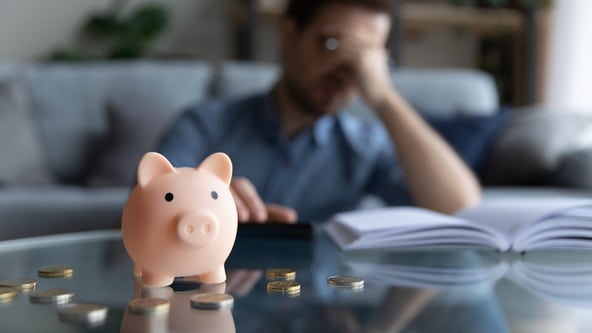 More Americans living paycheck to paycheck, data shows