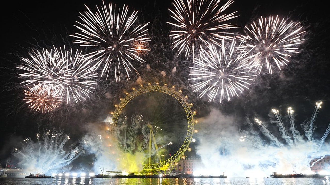 Watch live: New Year's Eve countdowns and fireworks around the world