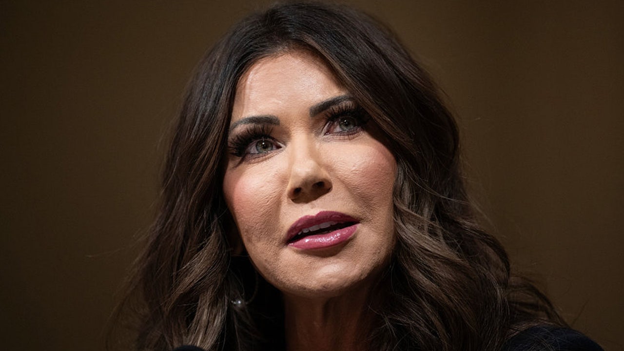 DHS offers $3000 'holiday stipend' to migrants who self-deport by end of year