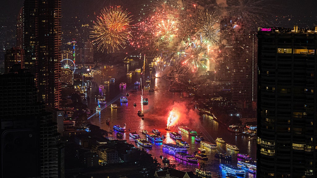 Watch live: New Year's Eve countdowns and fireworks around the world