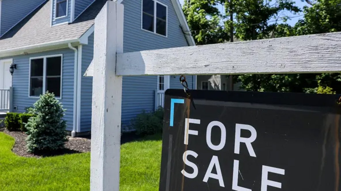 Home delistings surge as sellers struggle to get their price