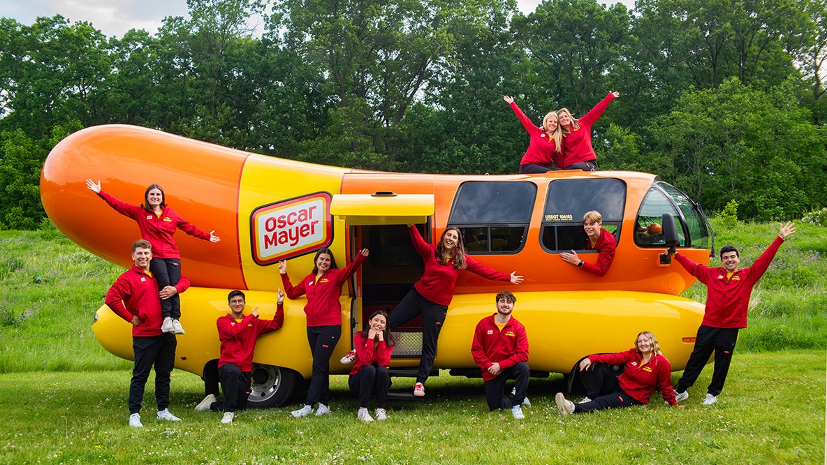 Oscar Mayer looking for Wienermobile drivers - How to apply