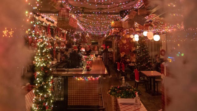 Restaurants open on Christmas Eve, Christmas Day in 2025