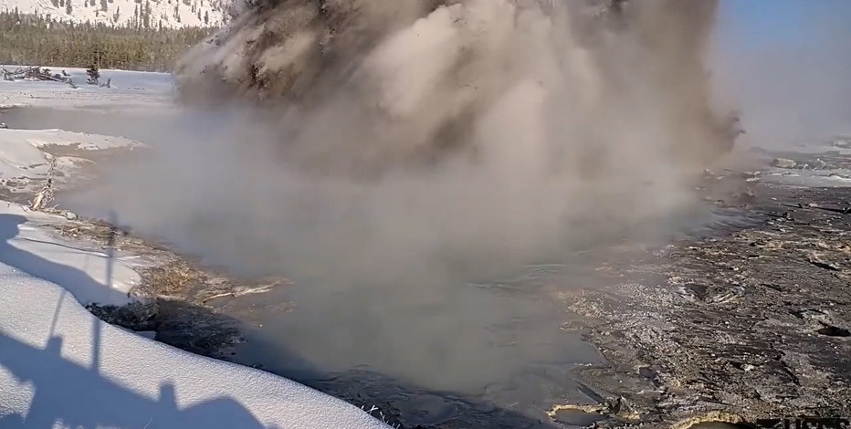 Video: Muddy eruption at Yellowstone’s Black Diamond Pool