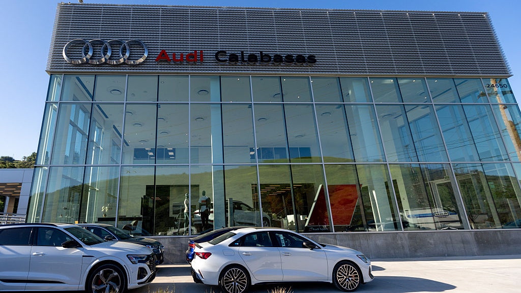 Audi recalls over 350,000 vehicles related to rearview camera glitch