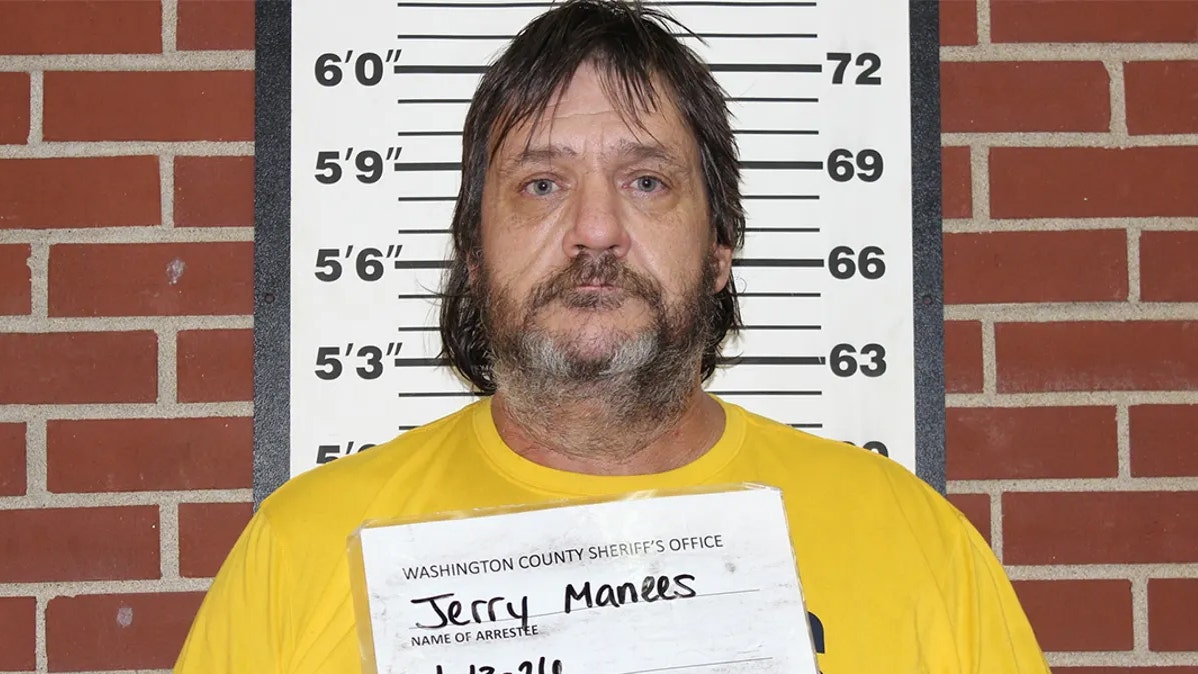 Missouri couple accused of locking teens in chicken pen, shooting them with BB guns in abuse case