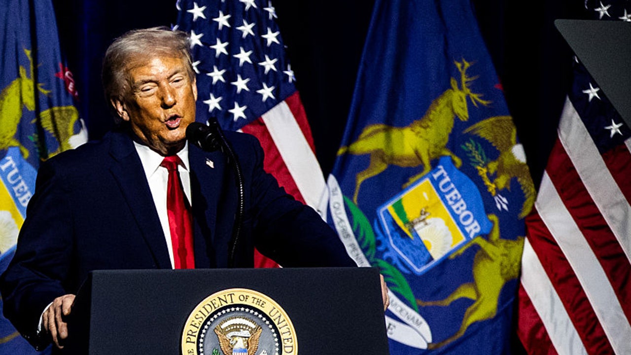 Trump to cut federal funding to sanctuary cities beginning Feb. 1