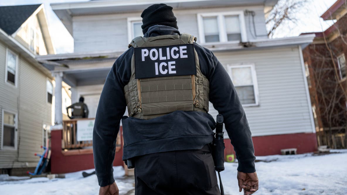 Memo tells ICE officers to enter homes without judge's warrant