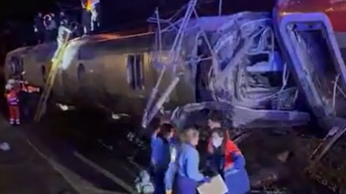 Spain: Deadly high-speed train crash leaves at least 20 dead