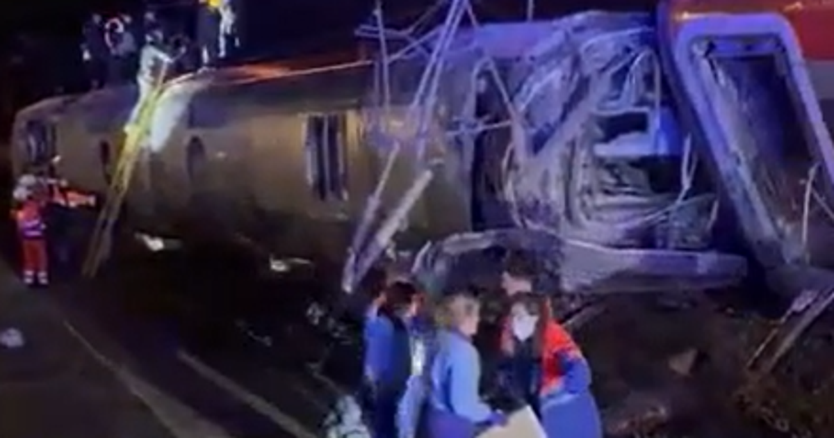 Spain: Deadly high-speed train crash leaves at least 20 dead
