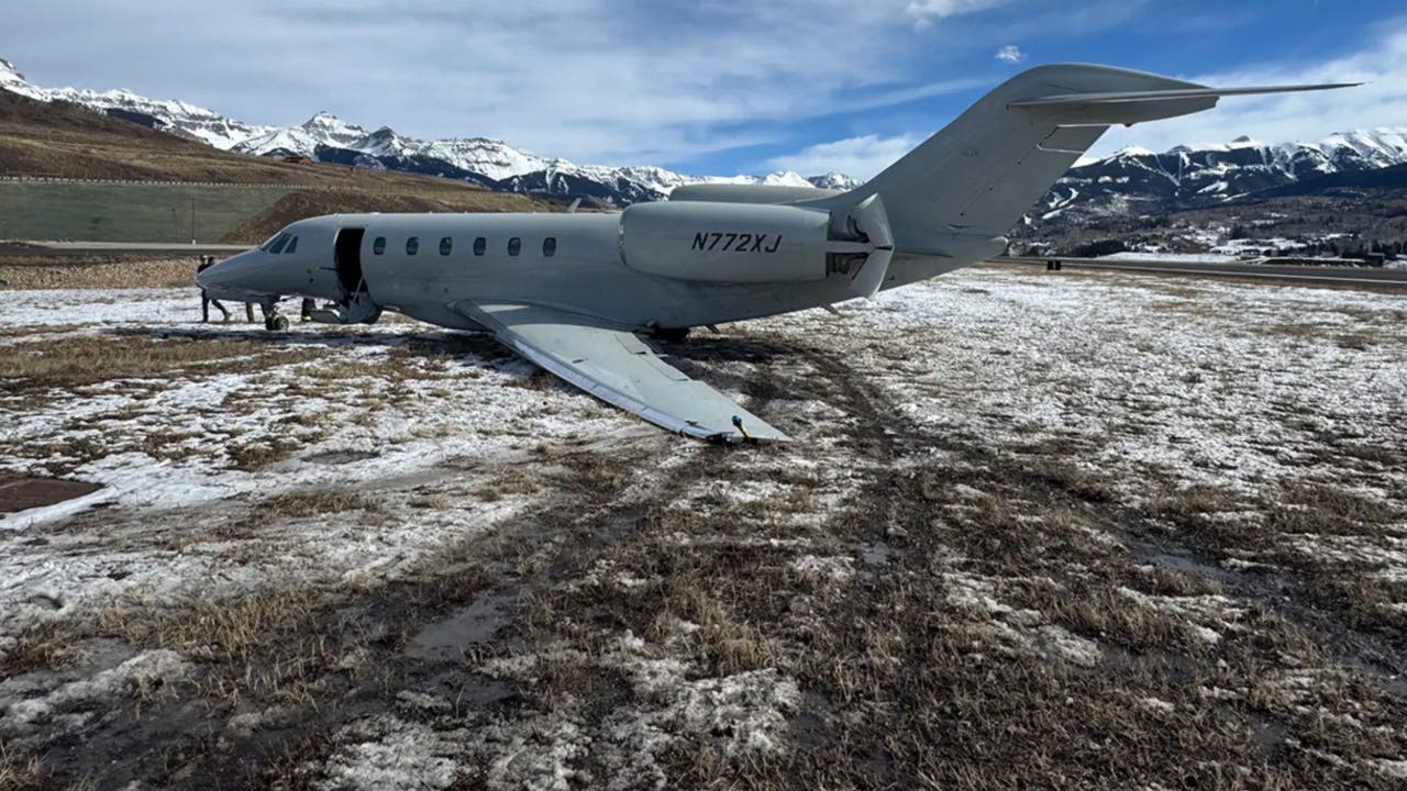 Private jet skids 300 yards off Colorado runway, sustains severe