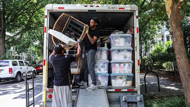 More people moved away from these states than anywhere else in 2025, data shows