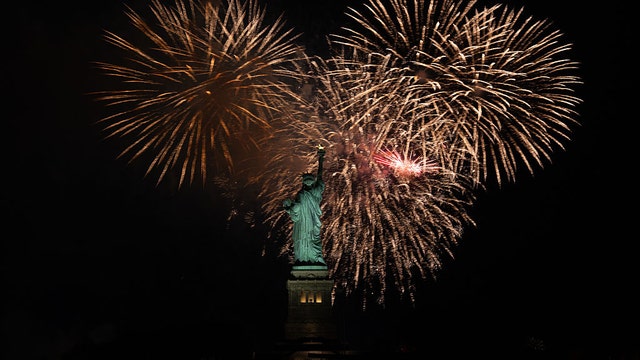 New Year's Eve celebrations and fireworks around the world