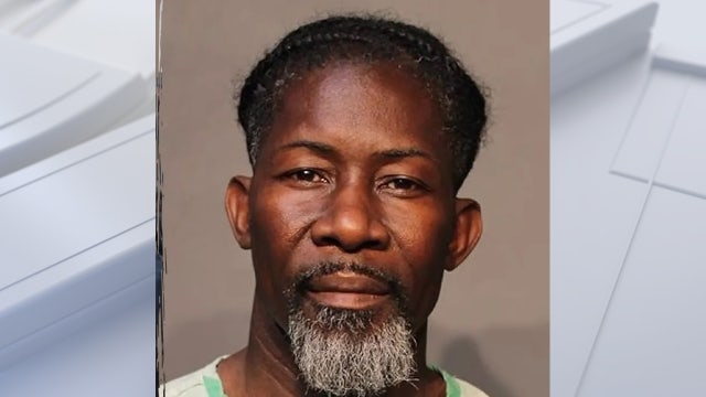 Former Des Moines schools chief pleads guilty to falsely claiming US citizenship and gun charge