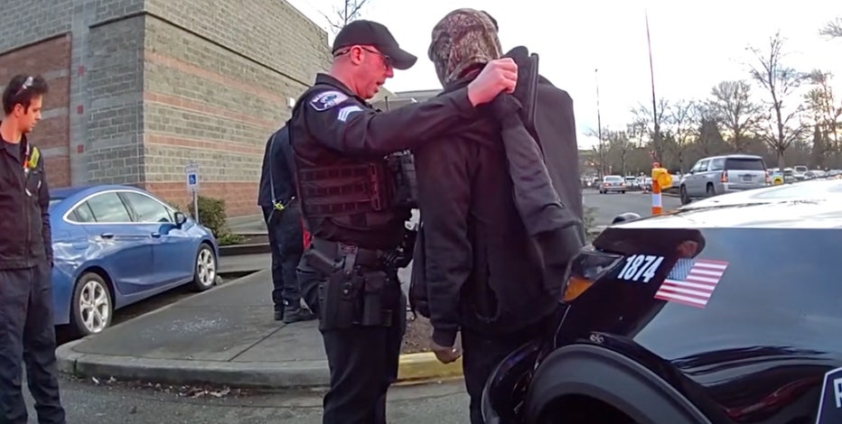 Officers buy jacket, snow pants for freezing shoplifting suspect