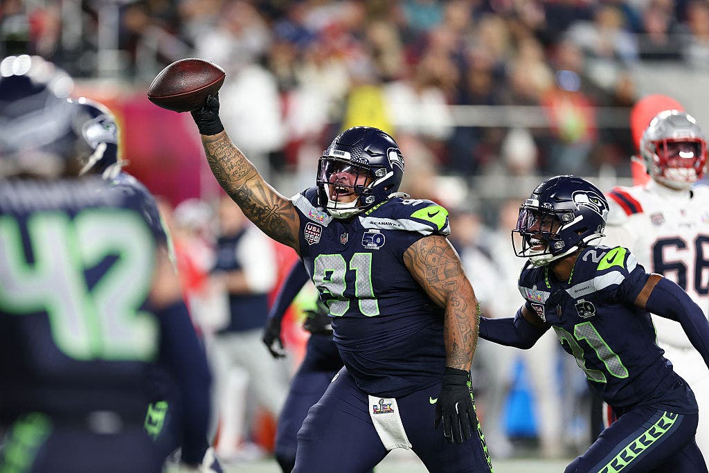 Super Bowl live updates: Seahawks lead 12-0 in third quarter