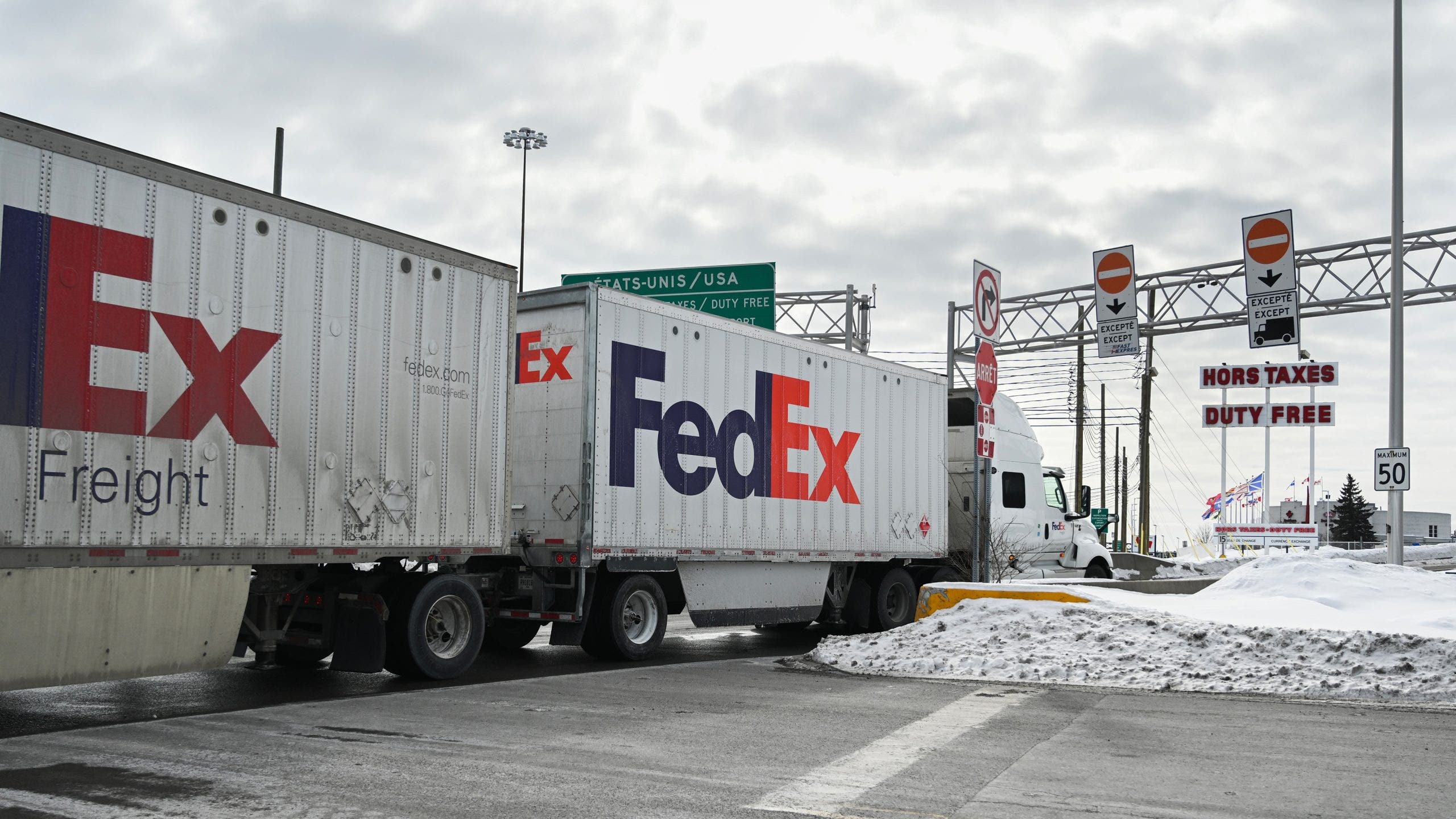 FedEx says it will return any tariff refunds to customers, shippers who paid them