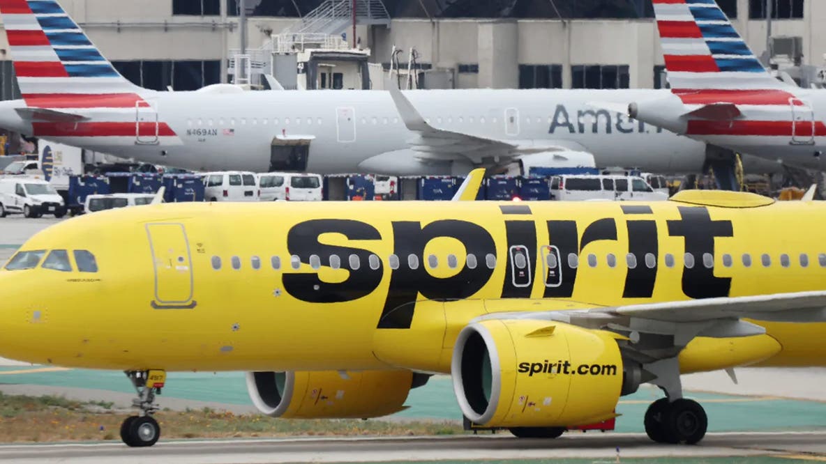 Spirit Airlines to sell 20 jets, recalls furloughed flight attendants