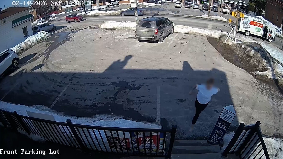 Watch: Store staff protect kidnapped woman from ex-boyfriend, police say