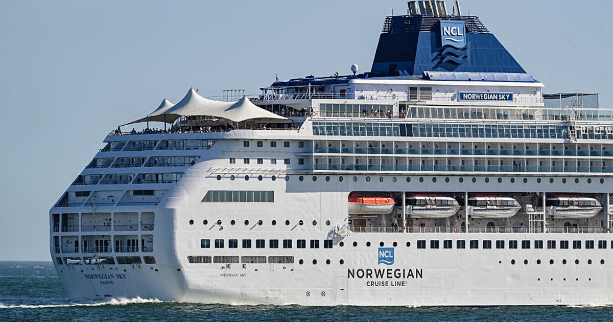 Outraged cruise passengers blast company's 'idiotic' new dress code  crackdown | FOX 13 Tampa Bay