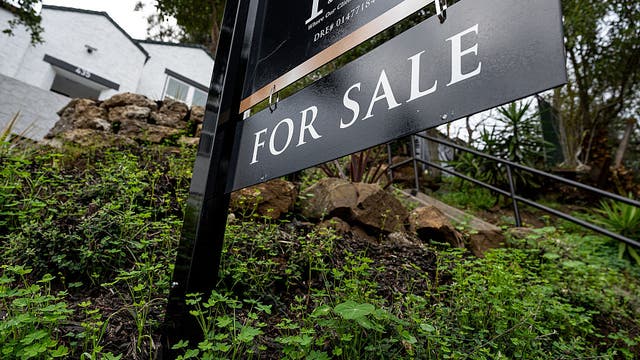 Mortgage rates fall to lowest level since 2022