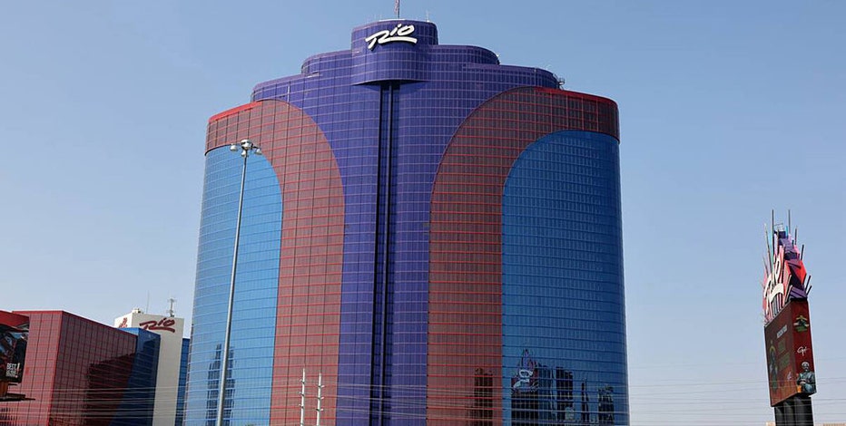 Mother shoots daughter, then herself in apparent murder-suicide at Las Vegas hotel, police say