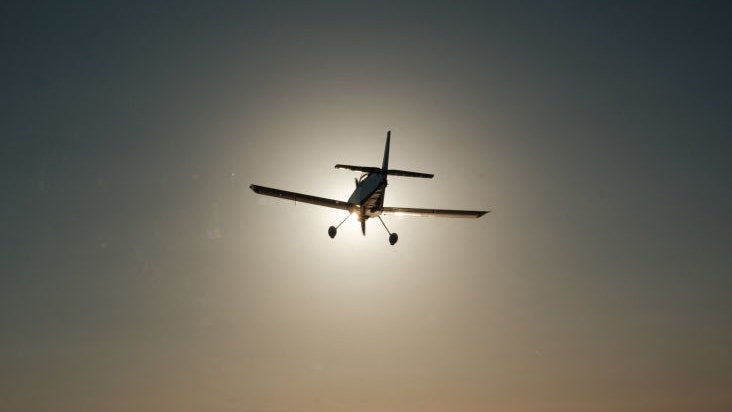 At least 2 dead after plane crashes into Alabama bay