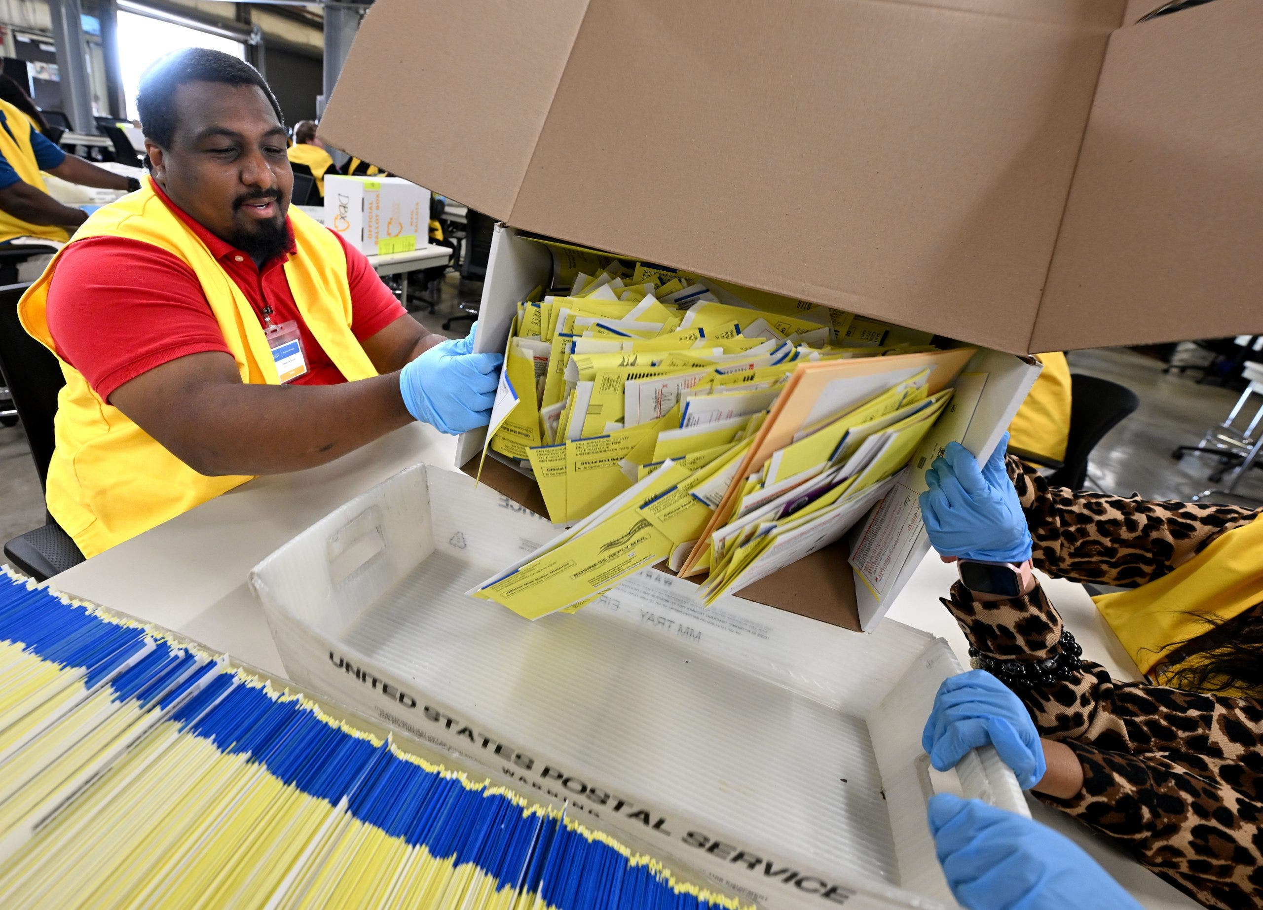 SCOTUS conservatives signal readiness to curb late-arriving mail ballots