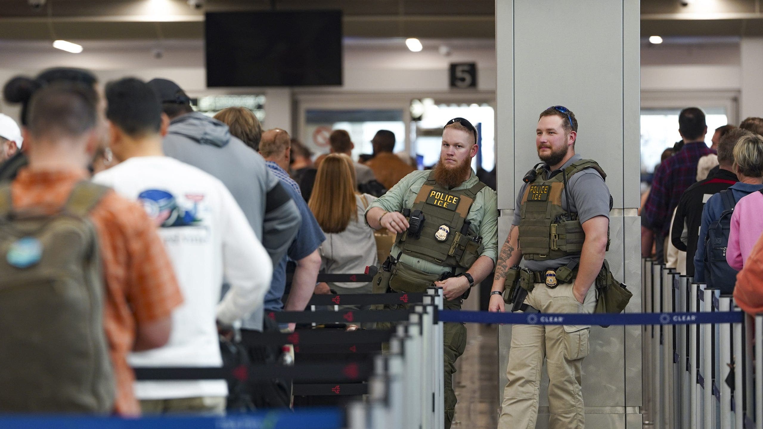 TSA wait times still hit record highs with ICE agents in airports