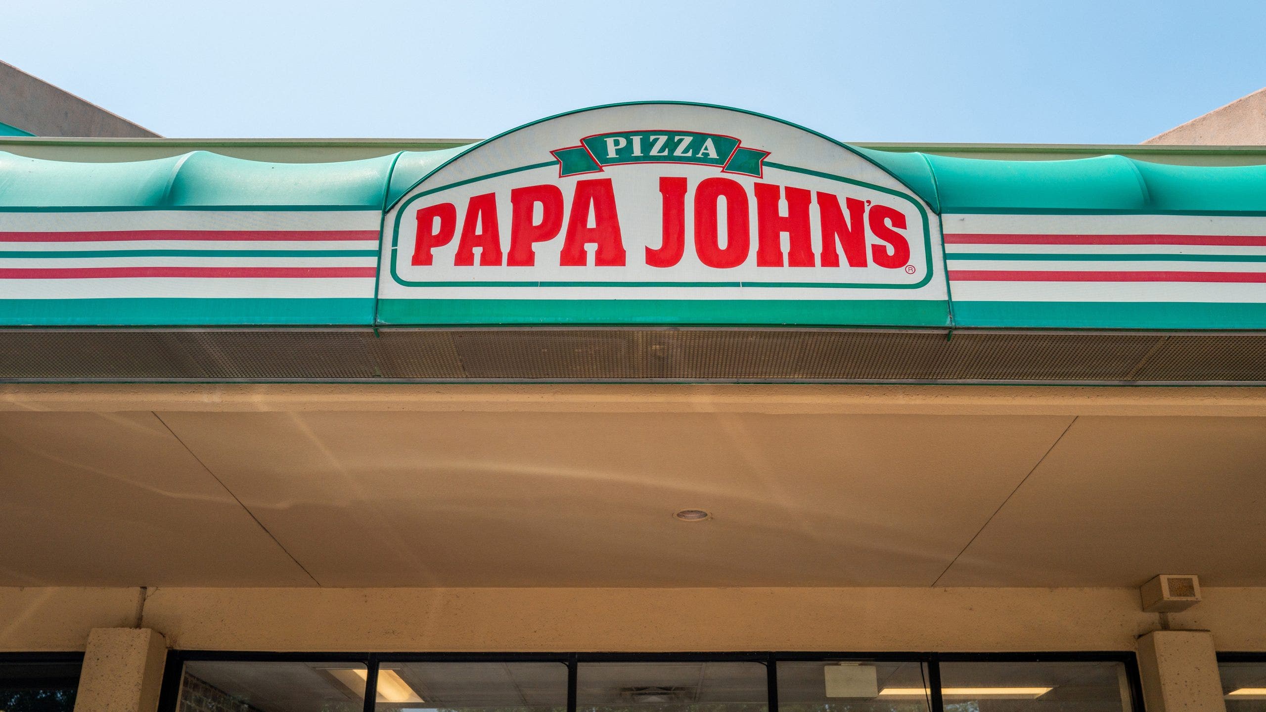 Papa Johns is closing 300 restaurants: What to know